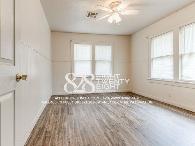 Building Photo - Charming 2 Bed/1 Bath Historic Bungalow in Norman Near OU Campus