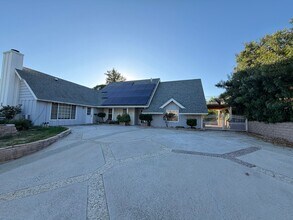 Building Photo - Large pool home with lots of space and gue...