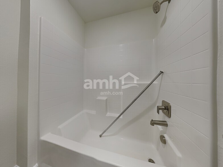 Building Photo - 6138 Theodore St