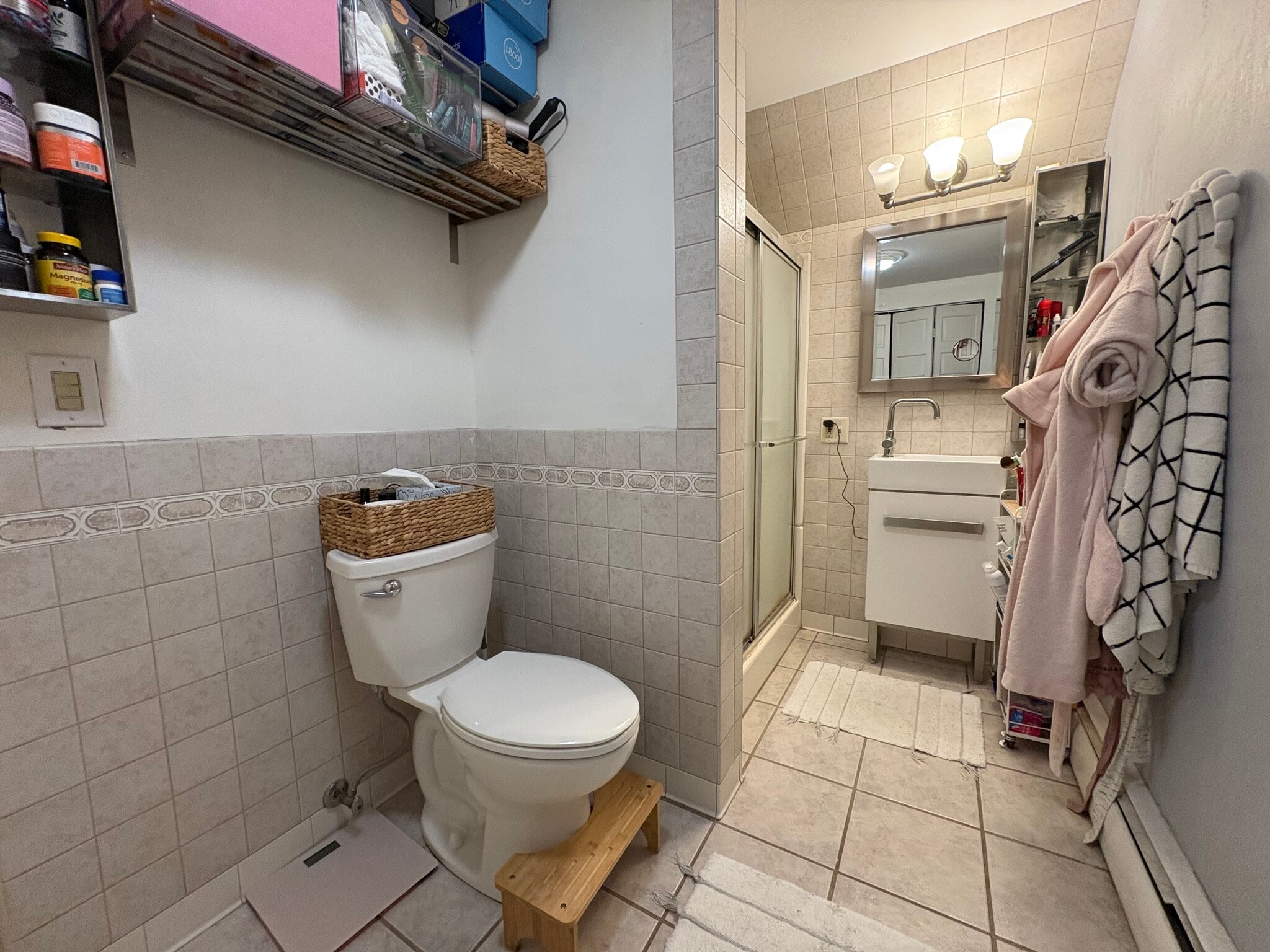 En Suite to loft bedroom - 1313 N 67th St