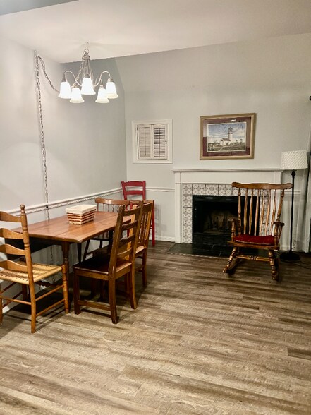 Building Photo - 1623 Old Pond Ln