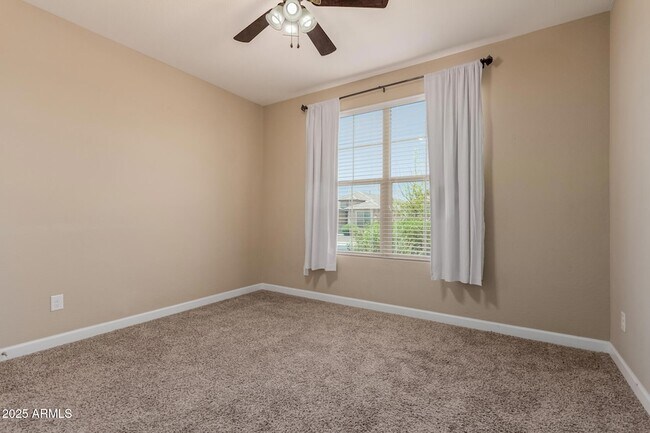 Building Photo - 10743 W Bronco Trail