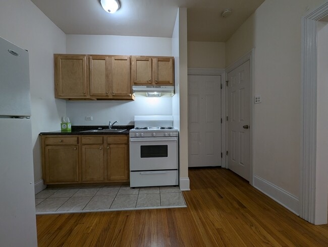 Building Photo - 2737 N Spaulding Ave