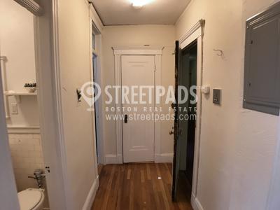 Building Photo - bedroom in Boston MA 02215