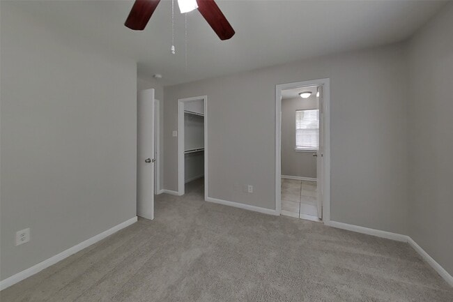 Building Photo - 8707 Texas Acorn Ave