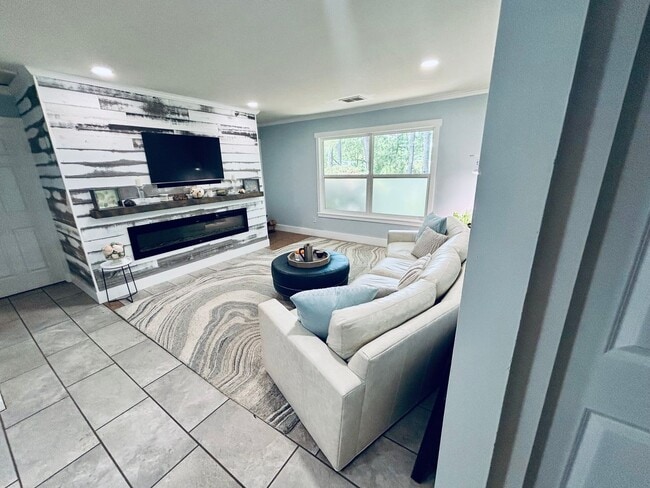 Building Photo - 2 Bedroom, 2 Bathroom Condo in Woodscape -...