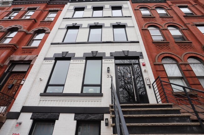 Building Photo - 33 Madison Ave