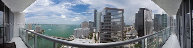 Building Photo - 495 Brickell Ave