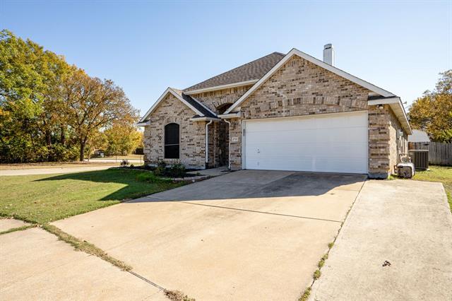 Building Photo - 2701 Chatsworth Dr
