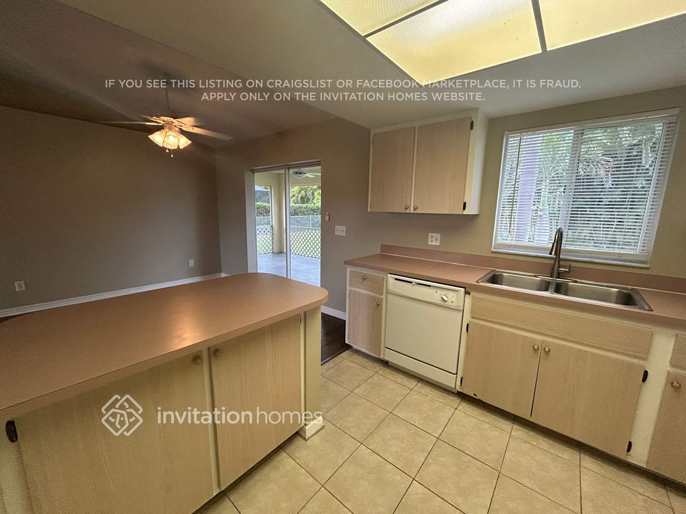 Building Photo - 5244 SW 19th Pl