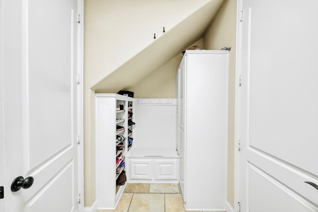 Building Photo - 34 Langstone Place