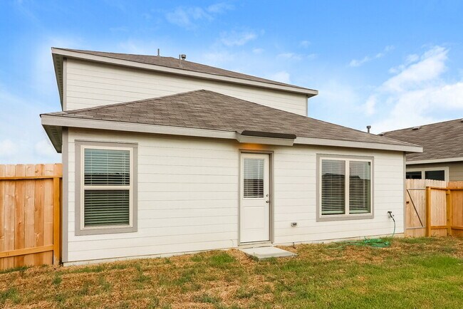Building Photo - 17335 Ridge Dr