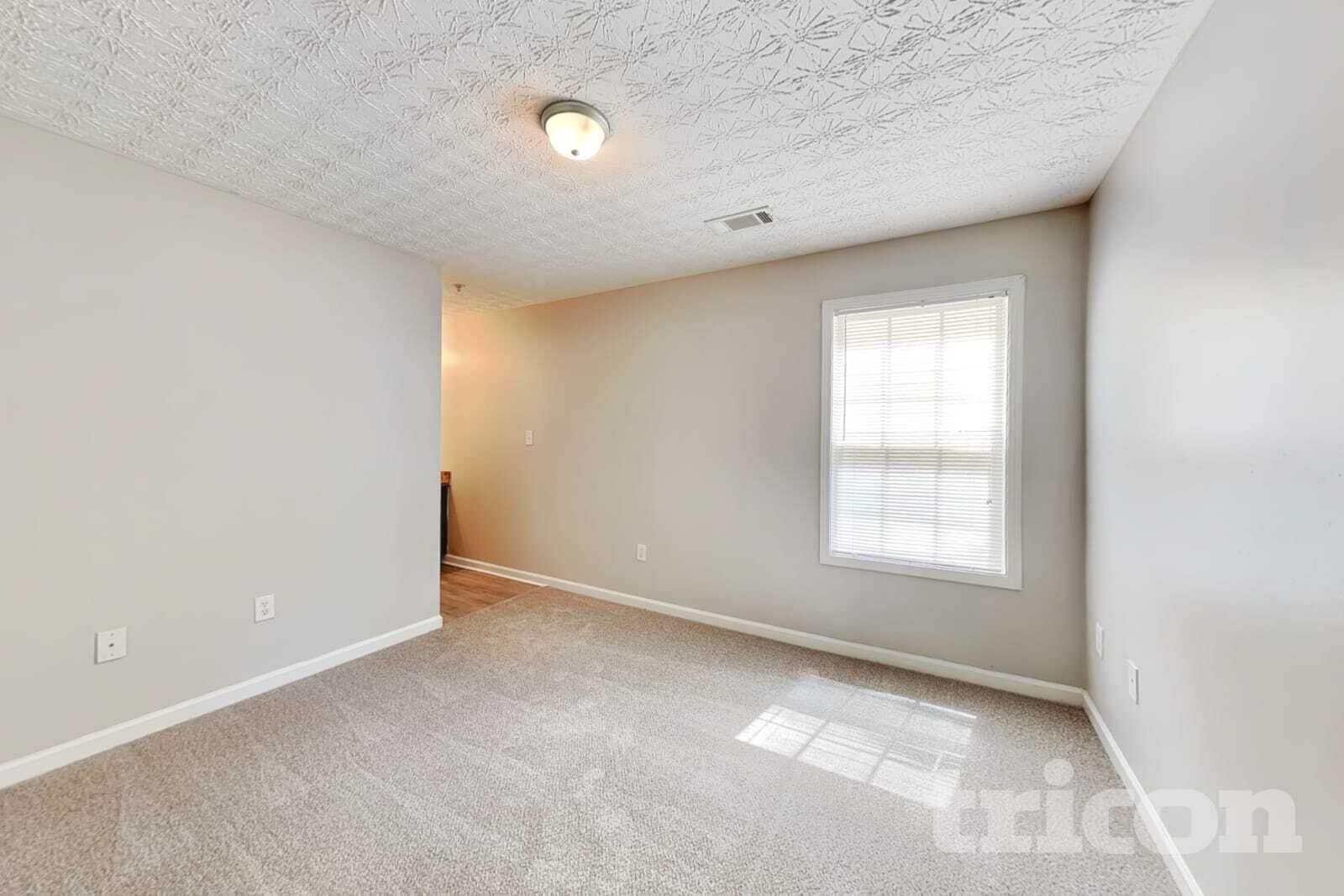 Building Photo - 1047 Wedgewood Ct NE