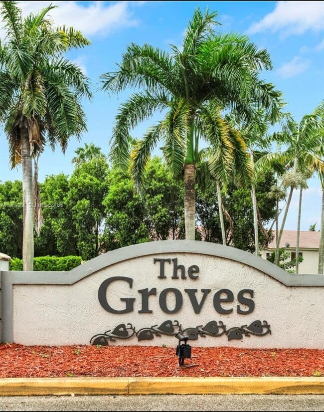 Building Photo - 1631 SE 30th St