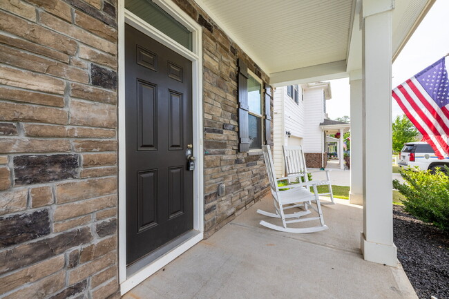 Building Photo - MOVE IN SPECIAL $600 off First Month!!!! Spacious 4-Bedroom Gem with 2.5 Baths –2216 Sussex Road ...