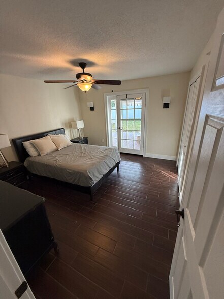 Building Photo - 9429 Laura Anne Dr