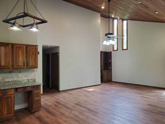 Building Photo - Secluded luxury cabin in woods with privat...