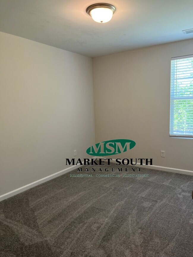 Building Photo - Rice Creek!  Port Wentworth **Rent Special...
