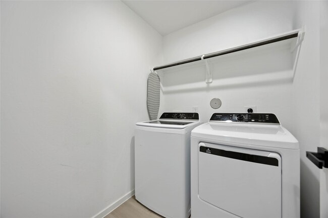 Building Photo - 3331 Aspen Stream Dr