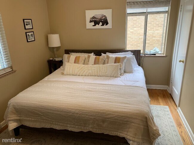 Building Photo - 1160 S Harrison St