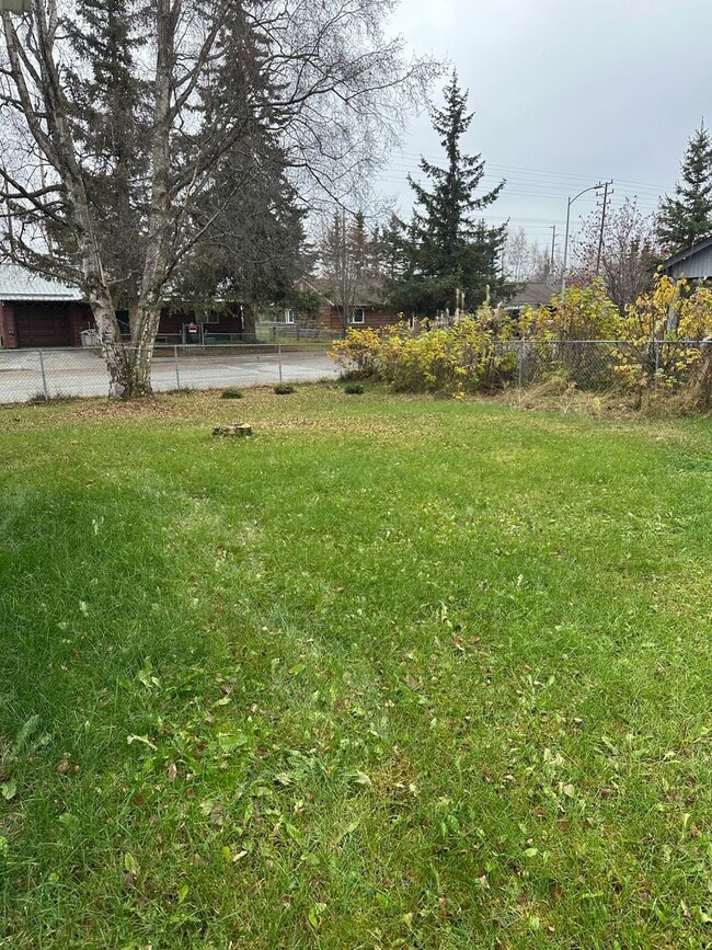 Building Photo - 6 month or 18 month lease offered for remodeled house