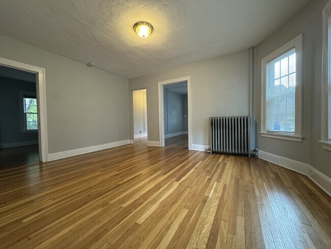 Building Photo - 18 Burgoyne St