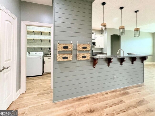 Building Photo - 130 Boatsman Way