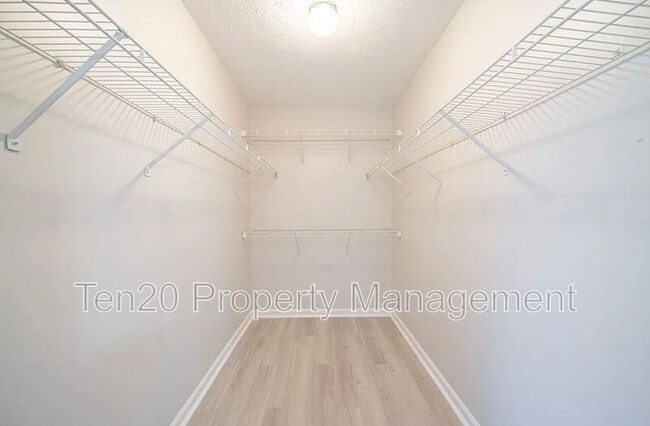 Building Photo - 3007 Longmont Ln