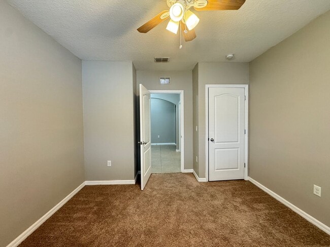 Building Photo - Beautiful 4 Bedroom 2 Bathroom Home in Bartow!