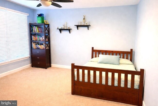 Building Photo - 49 Sloan Rd