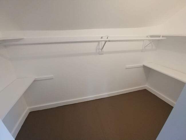Building Photo - GORGEOUS, large 3 bedroom stand alone hous...