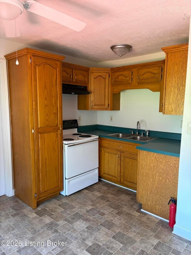 Building Photo - 1509 Sharon Dr