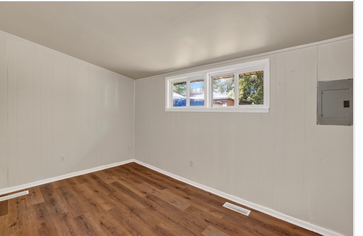 Building Photo - 2280 Roosevelt Pl