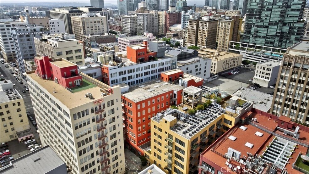 Building Photo - 738 S Los Angeles St