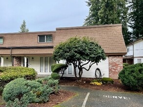 Building Photo - 2 BD Unit - Excellent Lacey Location