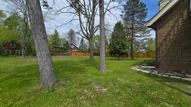 Building Photo - 1401 W Brown Deer Rd