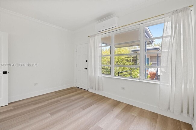 Building Photo - 4710 Pine Tree Dr