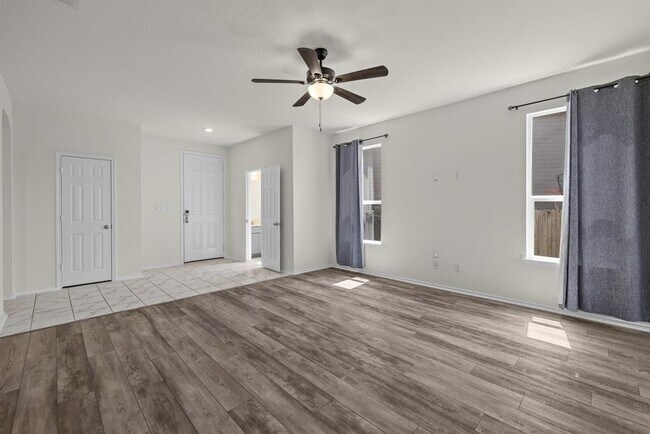 Building Photo - 14100 Purple Azalea Dr
