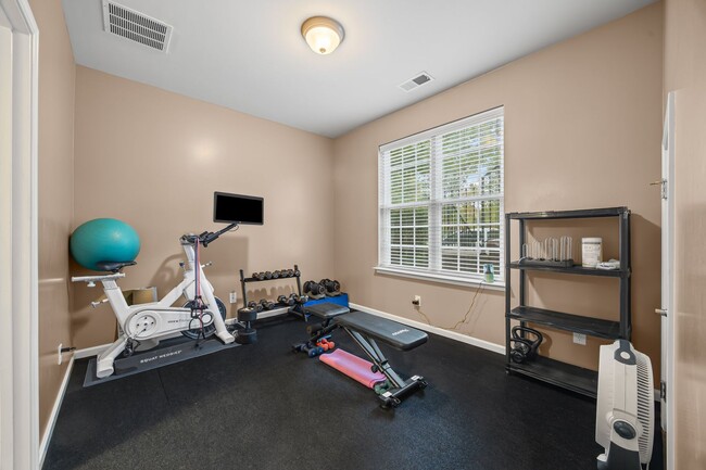 Building Photo - Extremely well-maintained 3-bedroom, 3.5 bath townhome in Baxter Village!