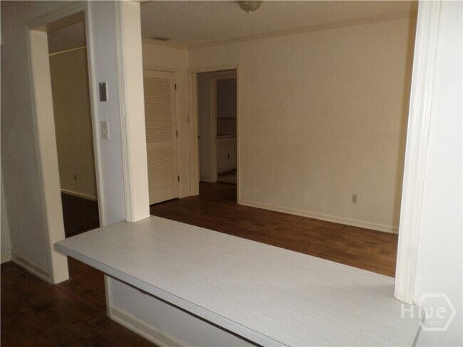 Building Photo - 203 W 58th St