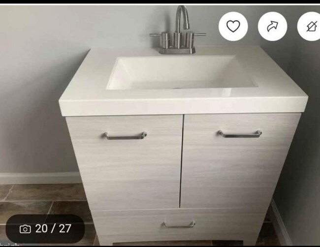 Building Photo - 119 S Academy St