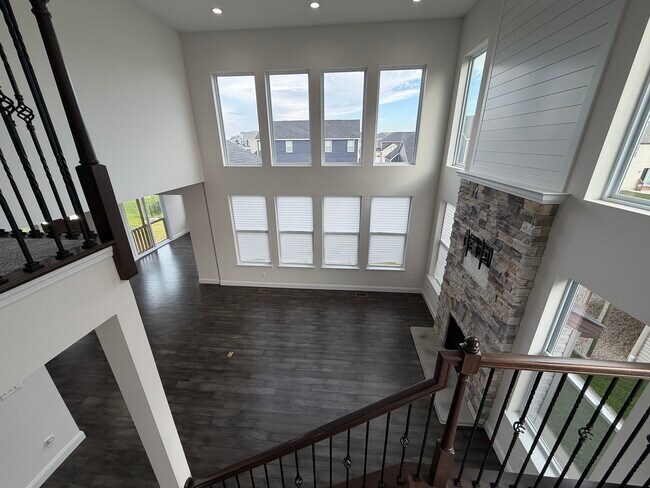 Building Photo - 156 Far Meadow Dr