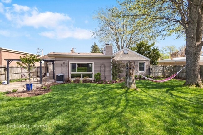 Building Photo - 804 S President St