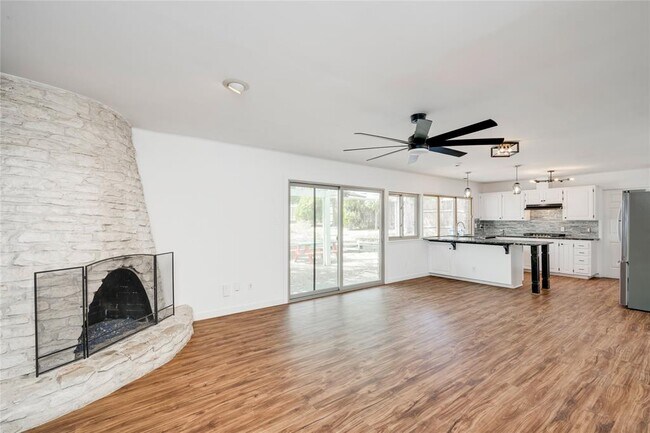 Building Photo - 703 Jetta Ct