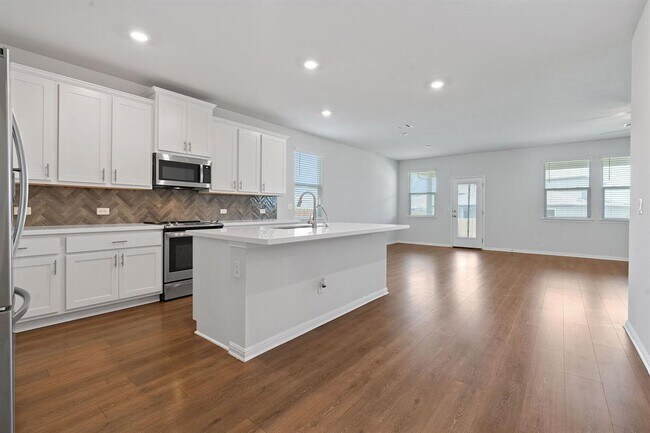 Building Photo - 321 Caisson Trl