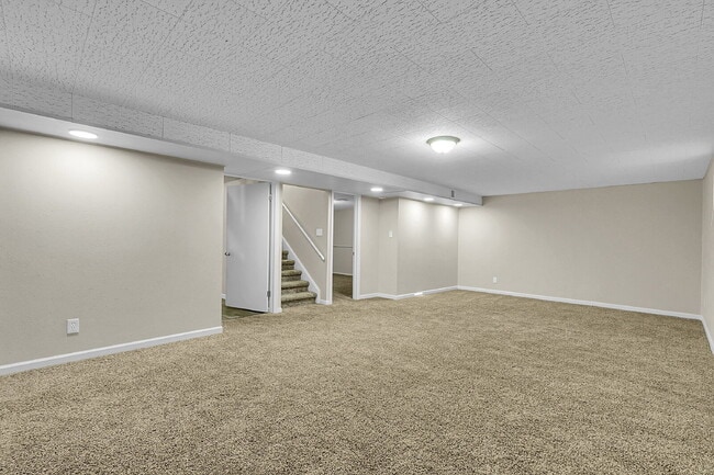 Building Photo - $1,840.95 - 3 Bed, 2 Bath Townhome In Co Springs with In Unit Laundry and Central AC!