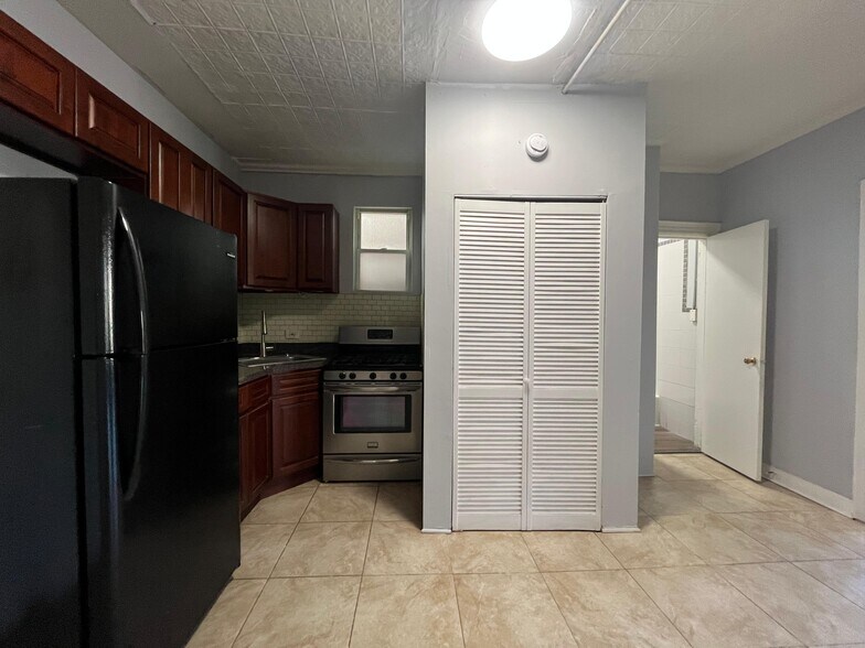 Building Photo - 391 Avenue C