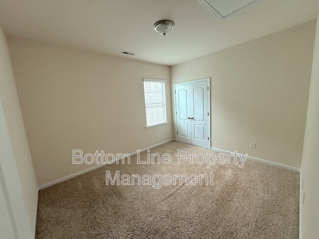 Building Photo - 10652 Sky Chase Ave NW