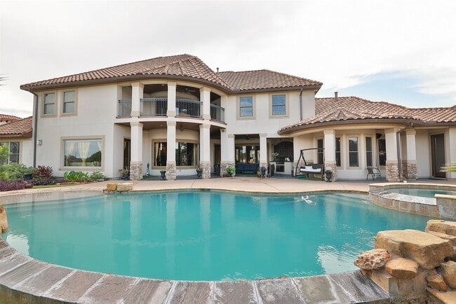 Building Photo - 22 Post Shadow Estate Dr