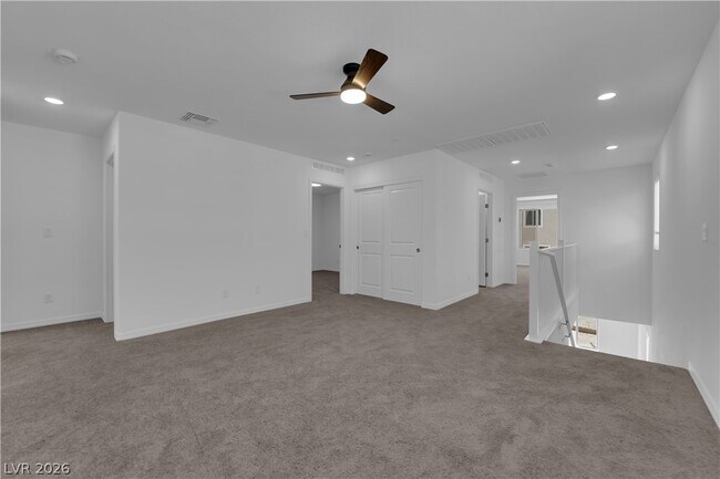 Building Photo - 10227 Estancia Hl St